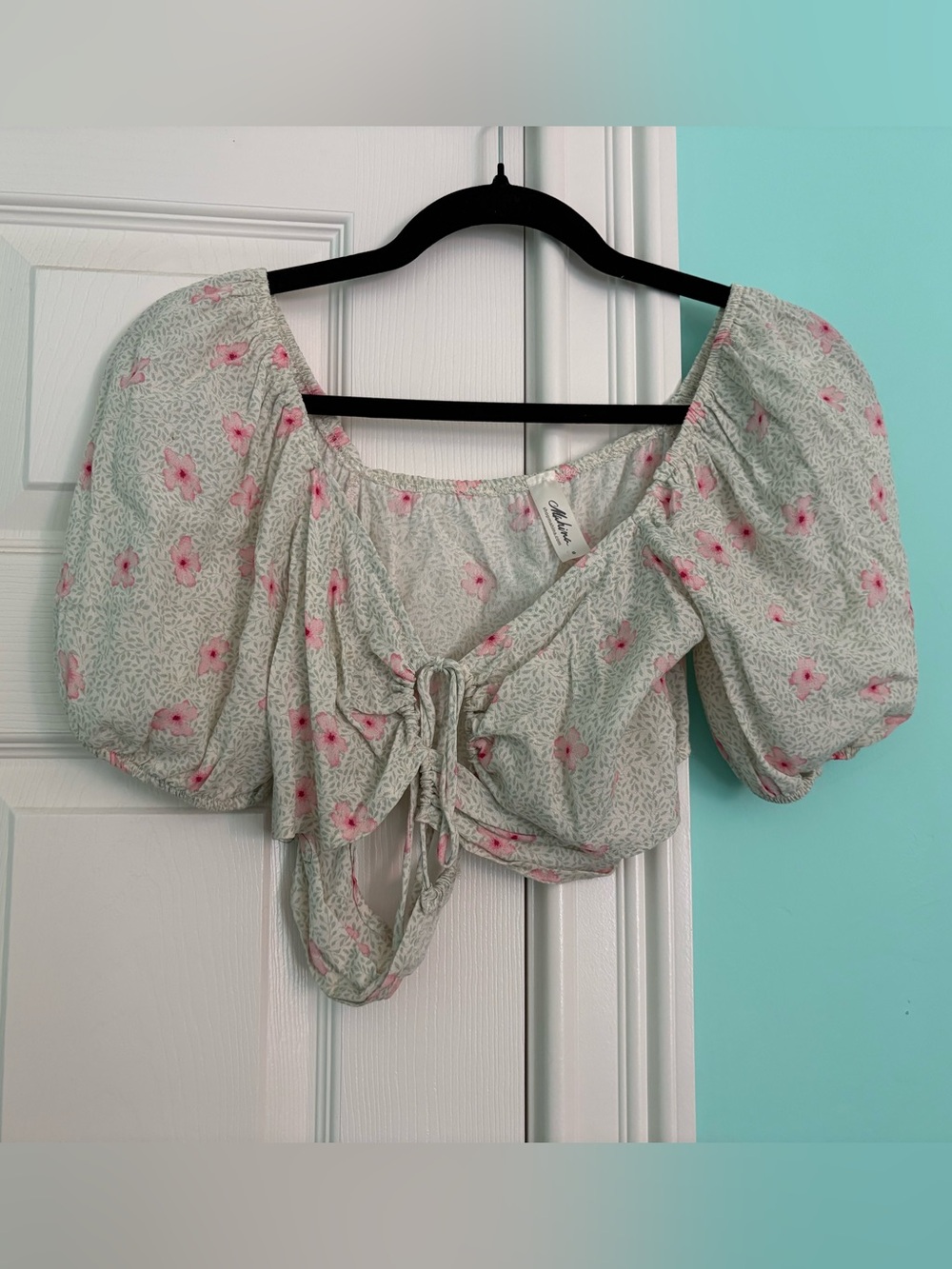 Floral Cut Out Top!